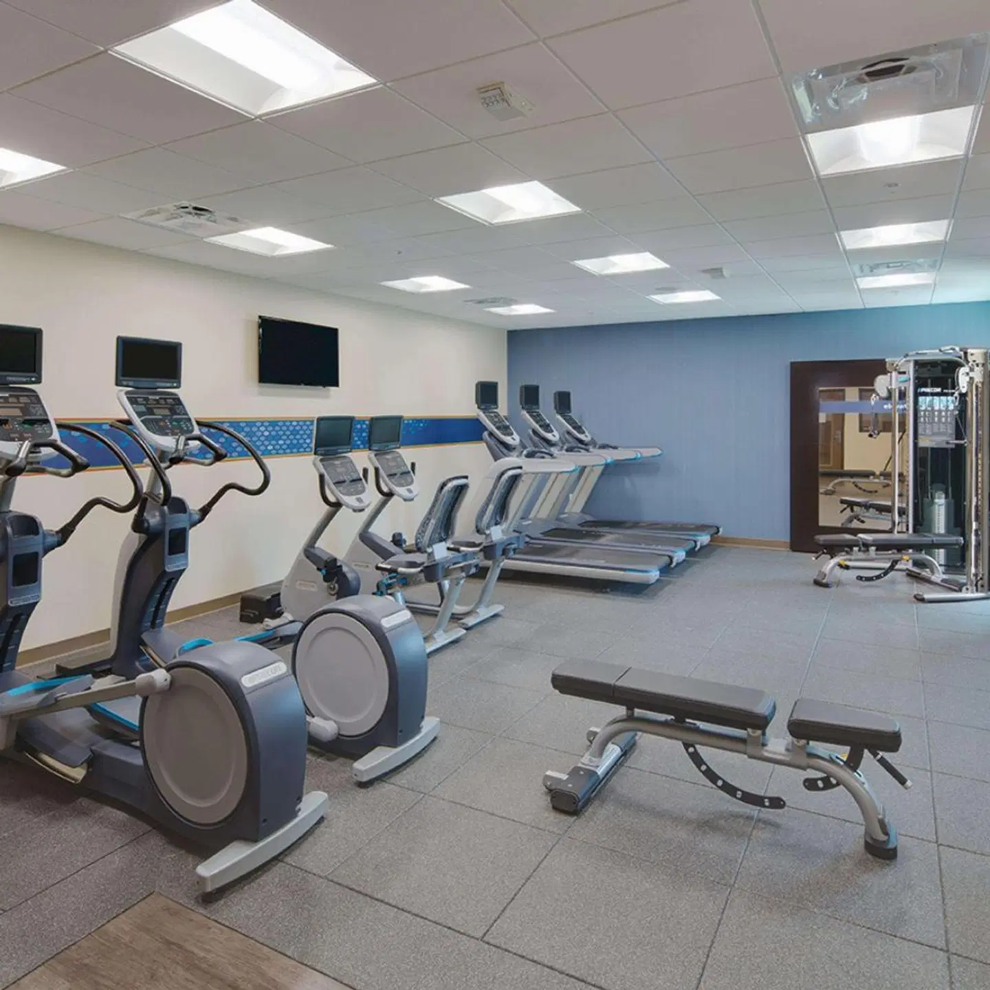Hampton Inn & Suites Murrieta Temecula SPORTS_AND_LEISURE