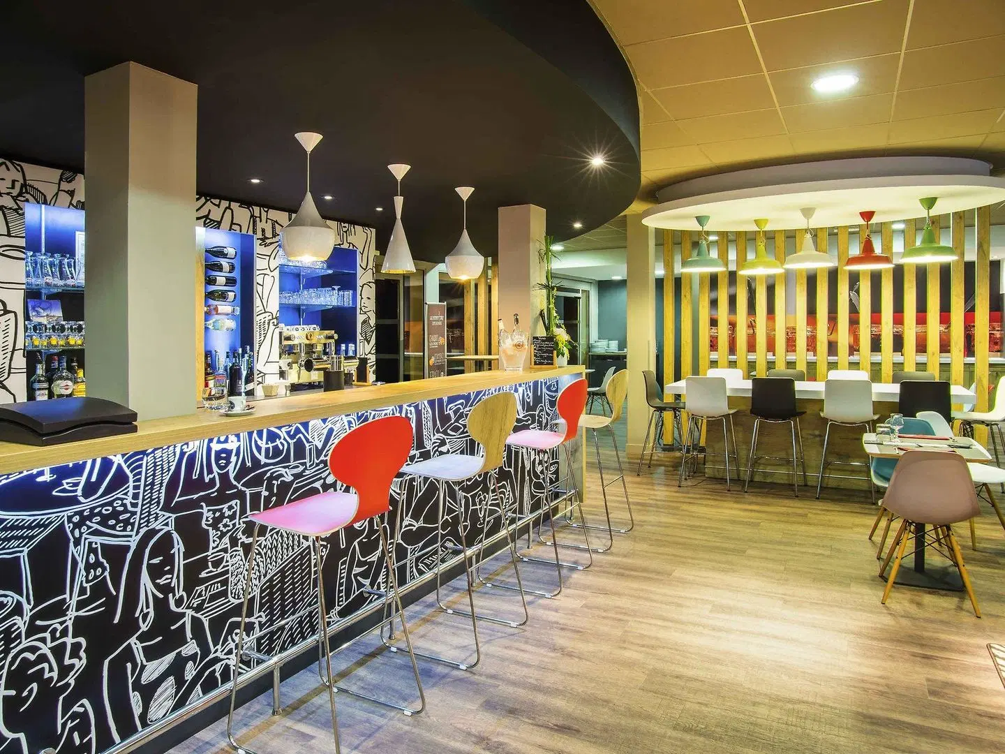 ibis Tarbes Odos Bar