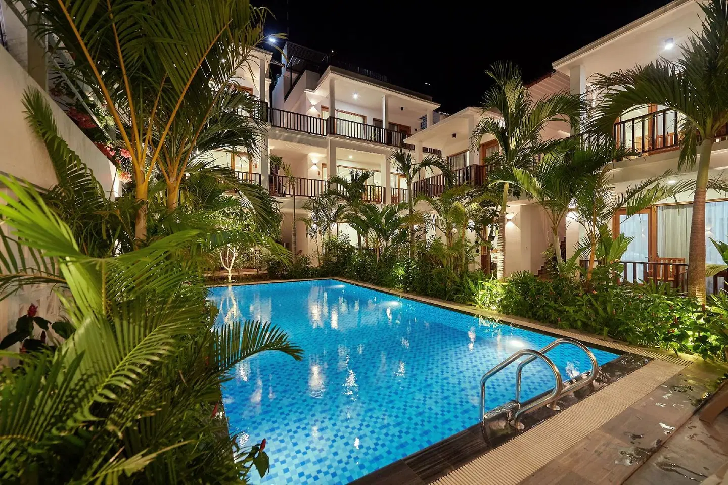 La Nube Residence OUTDOOR_POOL