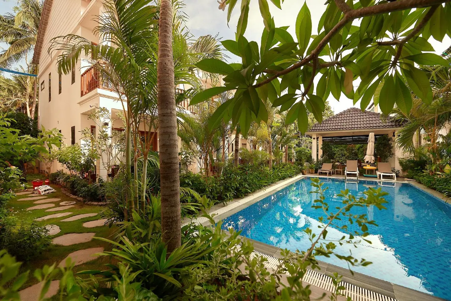 La Nube Residence OUTDOOR_POOL