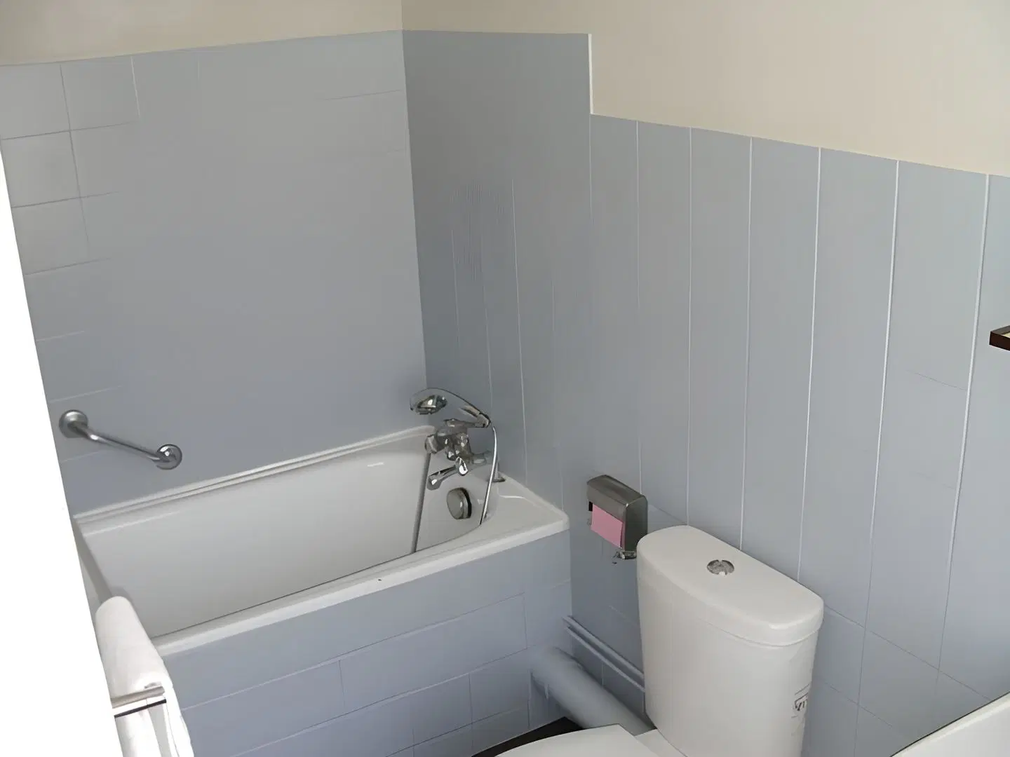 Chambres d'Hôtes Les Perce Neige BATHROOM