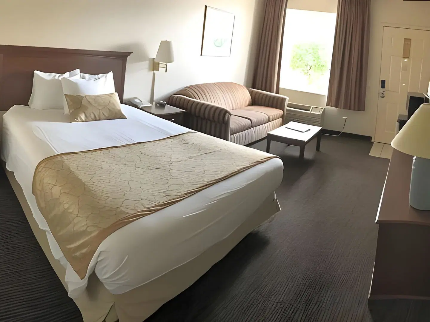 St. George Inn and Suites ROOM_EXAMPLE
