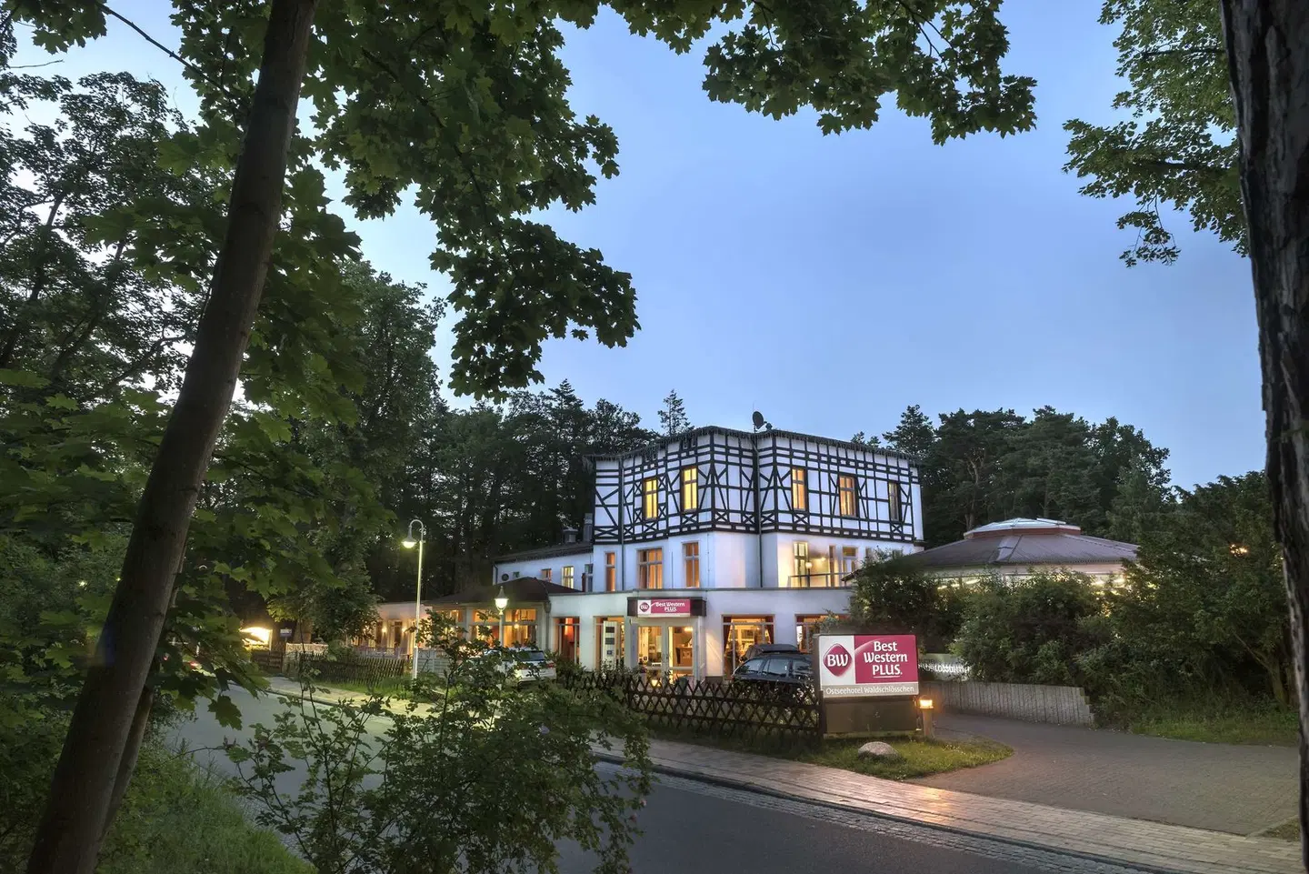 Best Western Plus Ostseehotel Waldschlösschen EXTERIOR