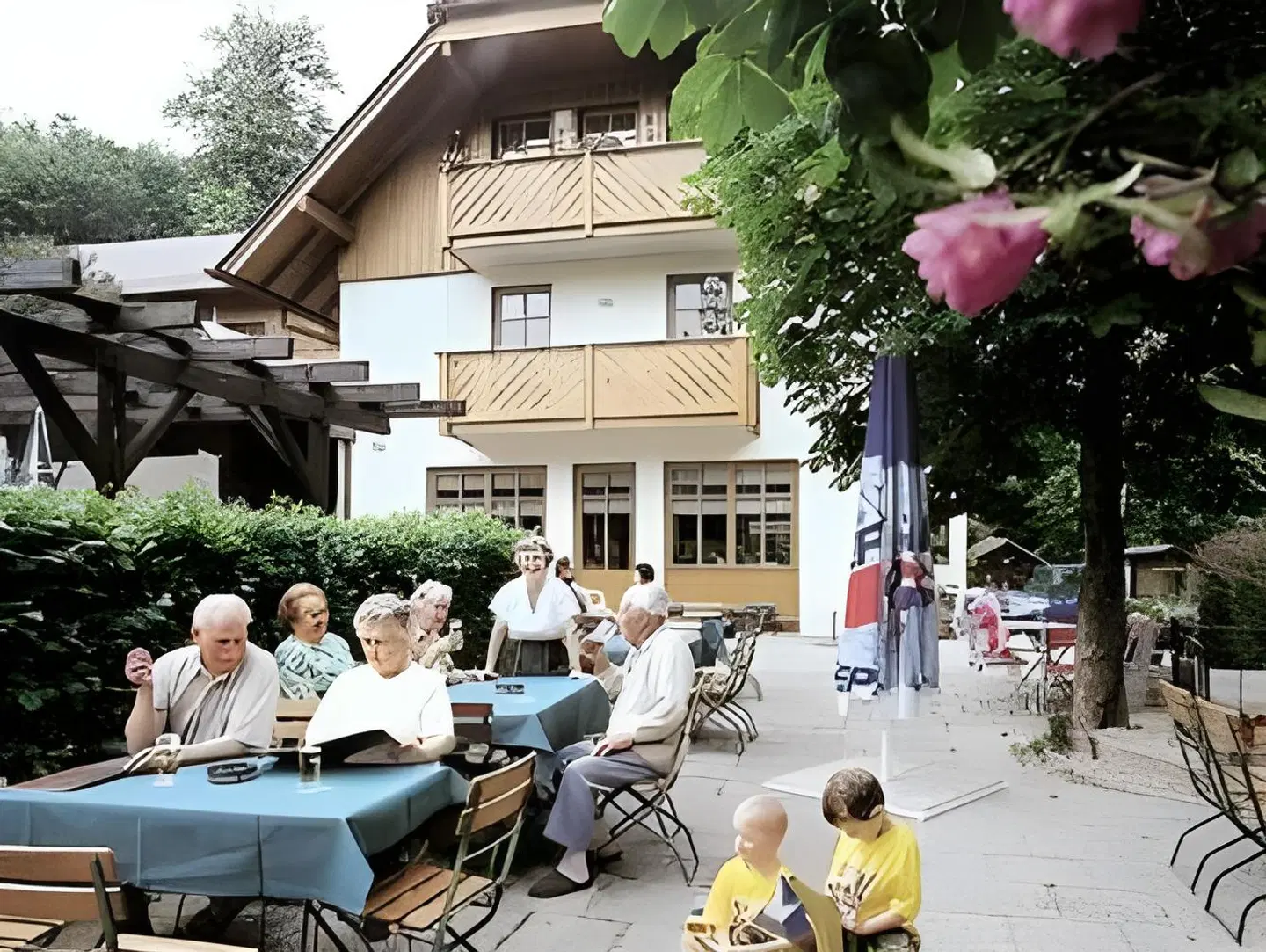 Zur Triftsperre Terrasse