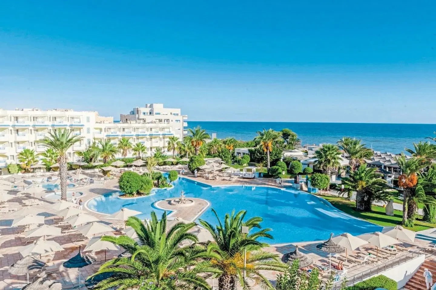 Sentido Bellevue Park OUTDOOR_POOL