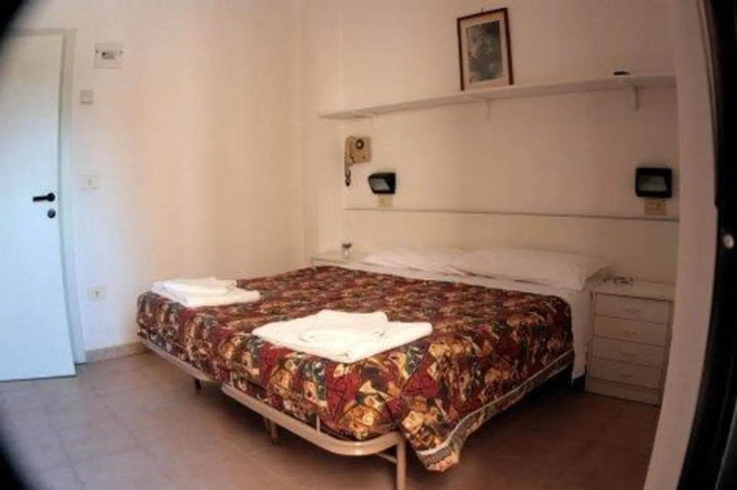Sacramora ROOM_EXAMPLE