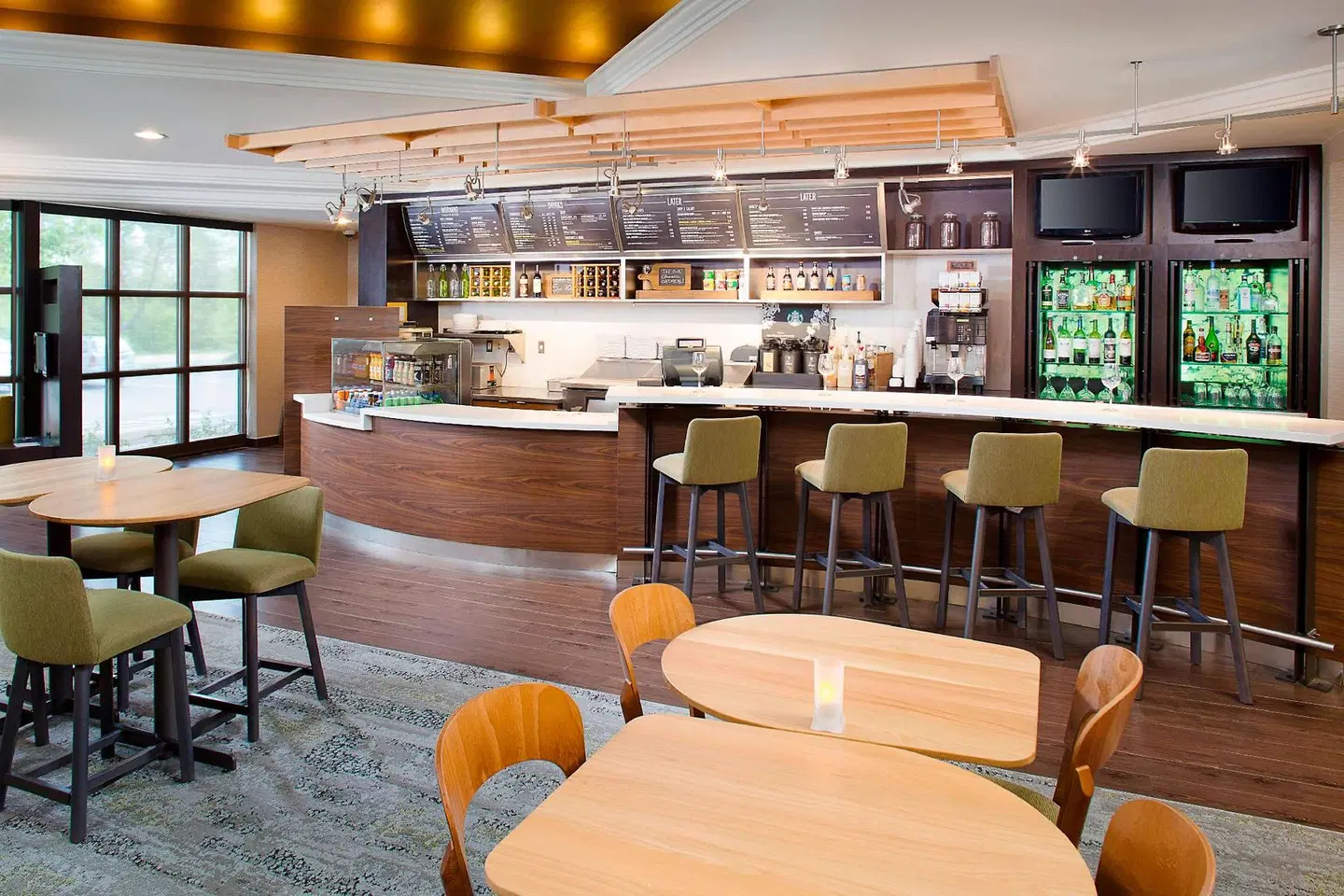 Courtyard by Marriott Ann Arbor Bar