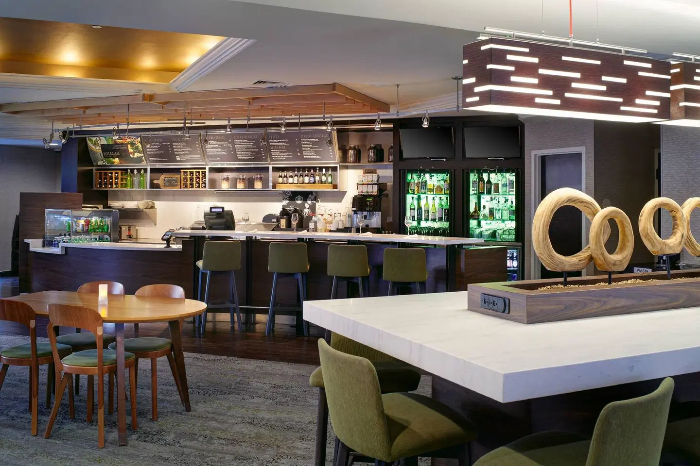 Courtyard by Marriott Ann Arbor Bar