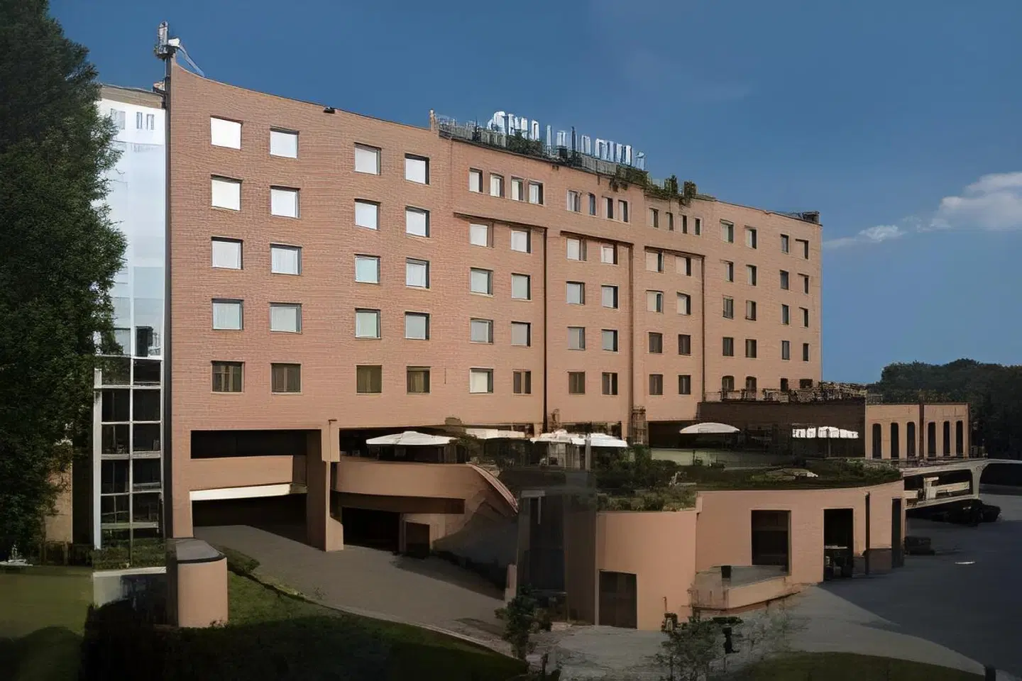 Aemilia Hotel Bologna EXTERIOR