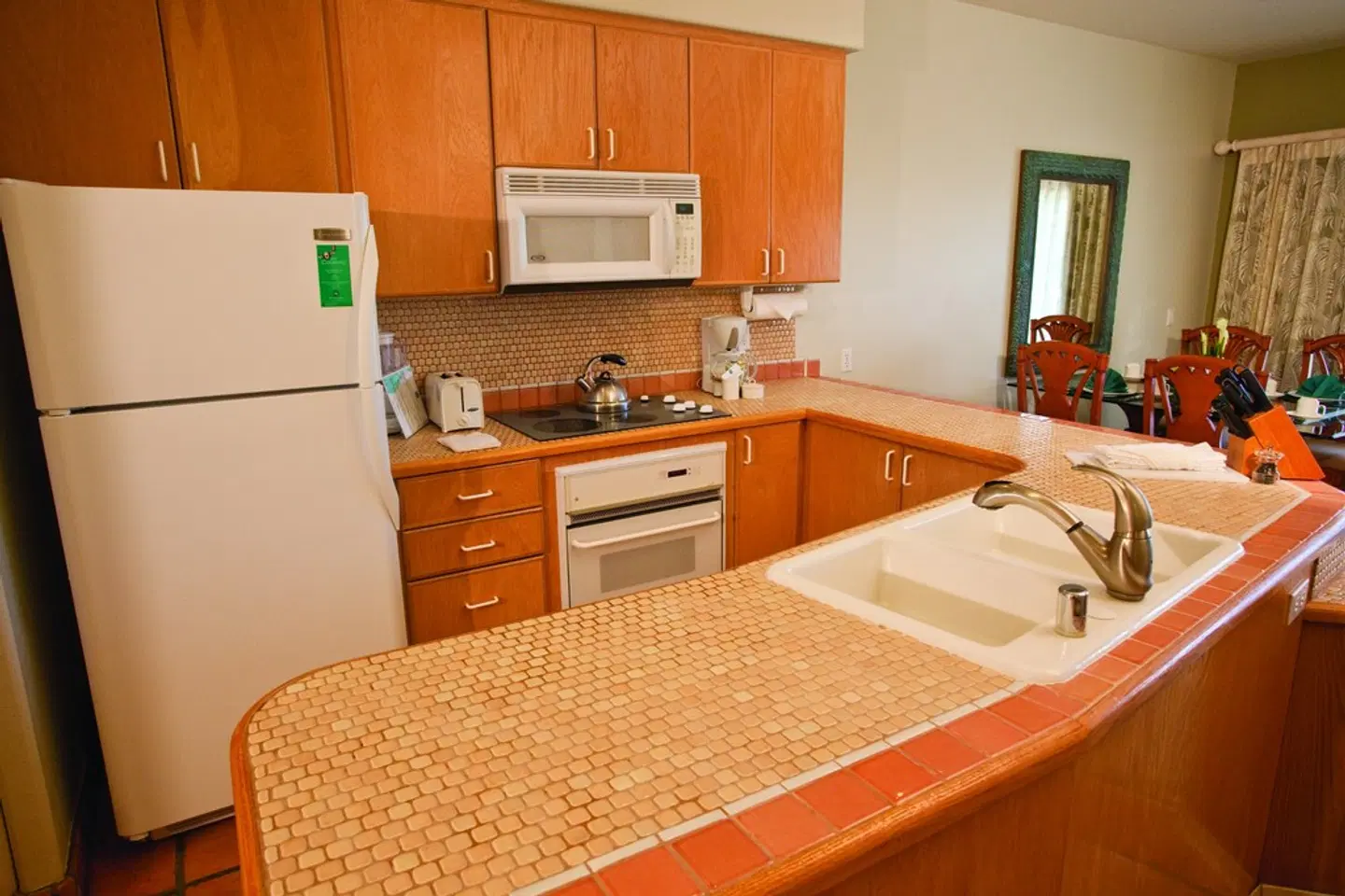 Kona Coast Resort ROOM_EXAMPLE