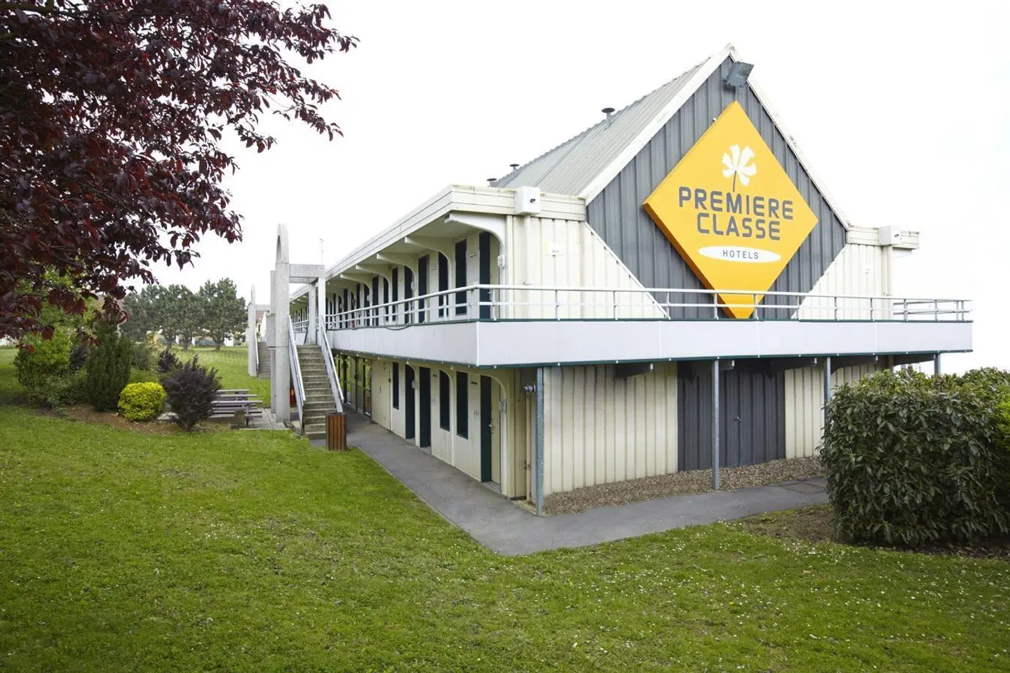 Premiere Classe St Quentin EXTERIOR