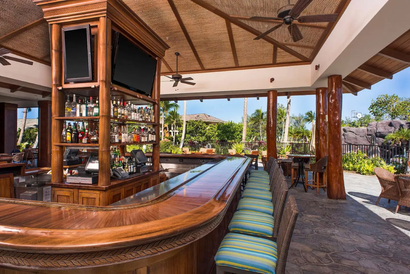 Hilton Grand Vacations Club Kings Land Waikoloa Bar