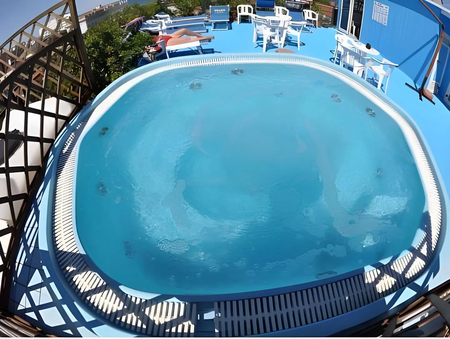 Maestri OUTDOOR_POOL
