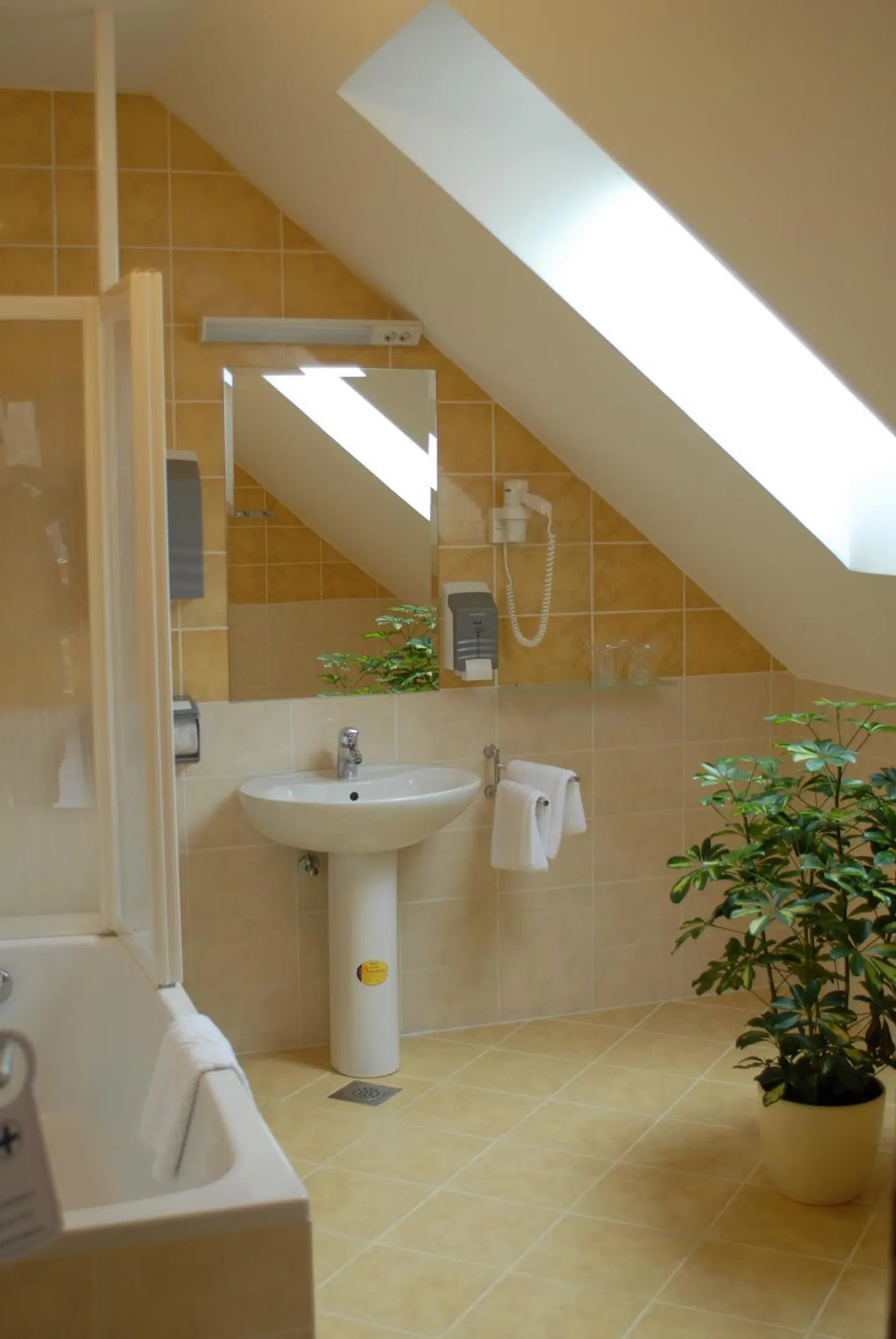 Aparthotel Snjezna Kraljica BATHROOM