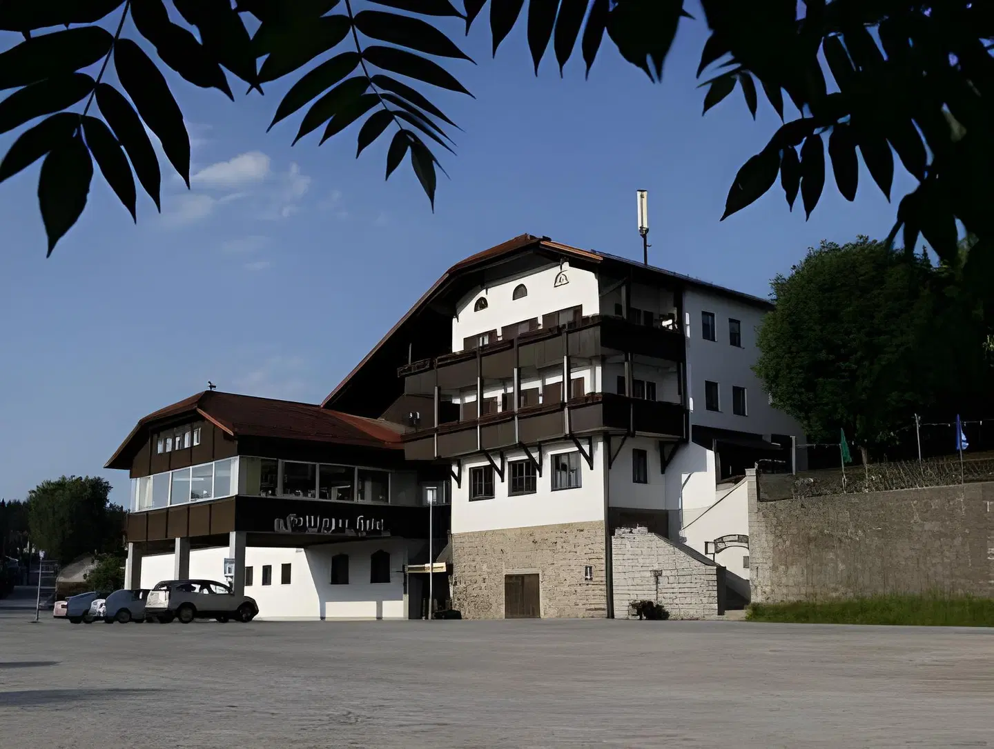 Gottinger EXTERIOR