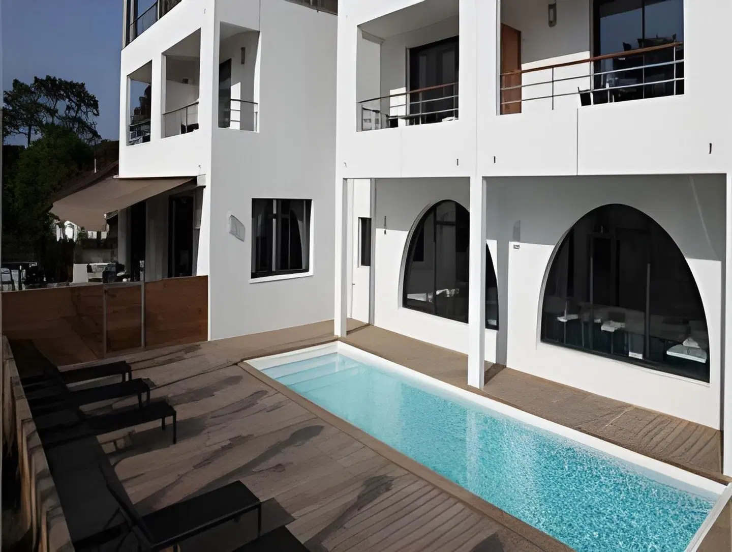 Hotel 202 EXTERIOR