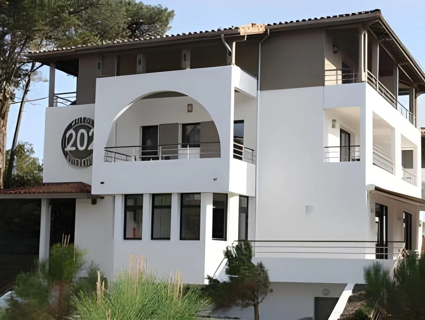 Hotel 202 EXTERIOR