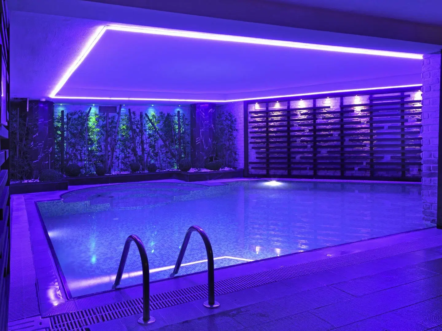 Mercure Istanbul Bomonti Hallenbad
