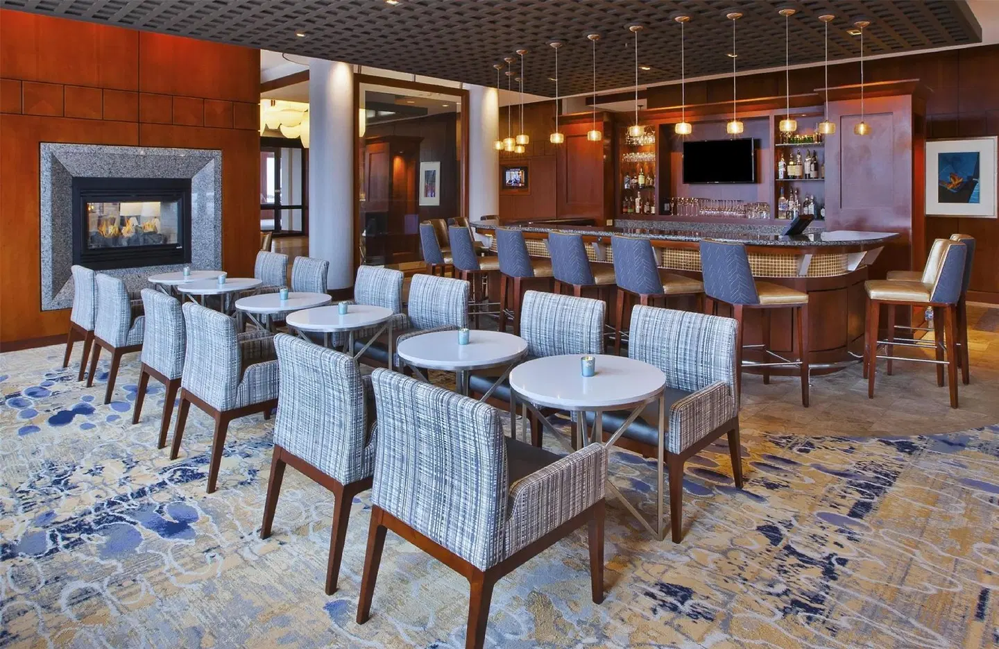 Hilton Garden Inn Portland Downtown Waterfront Bar
