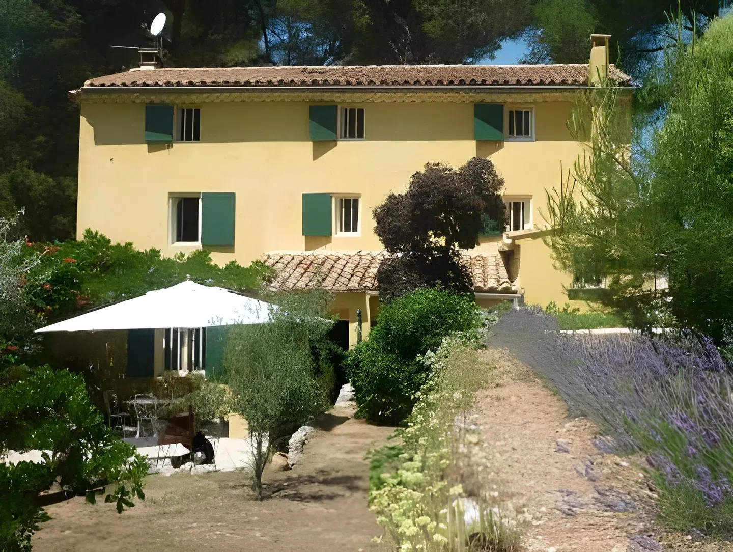 Le Mas des Aludes EXTERIOR