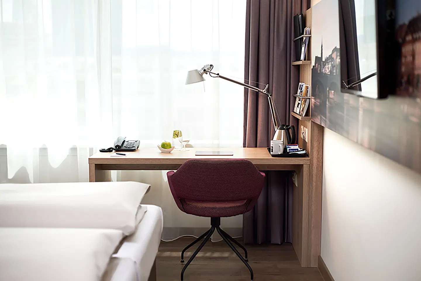 Essential by Dorint Basel City Bar