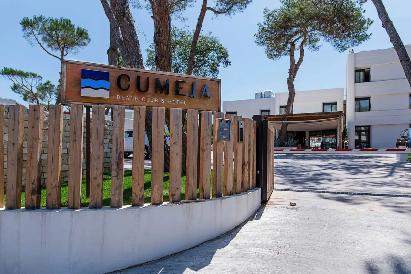 Cumeja Beach Hotel & Club EXTERIOR
