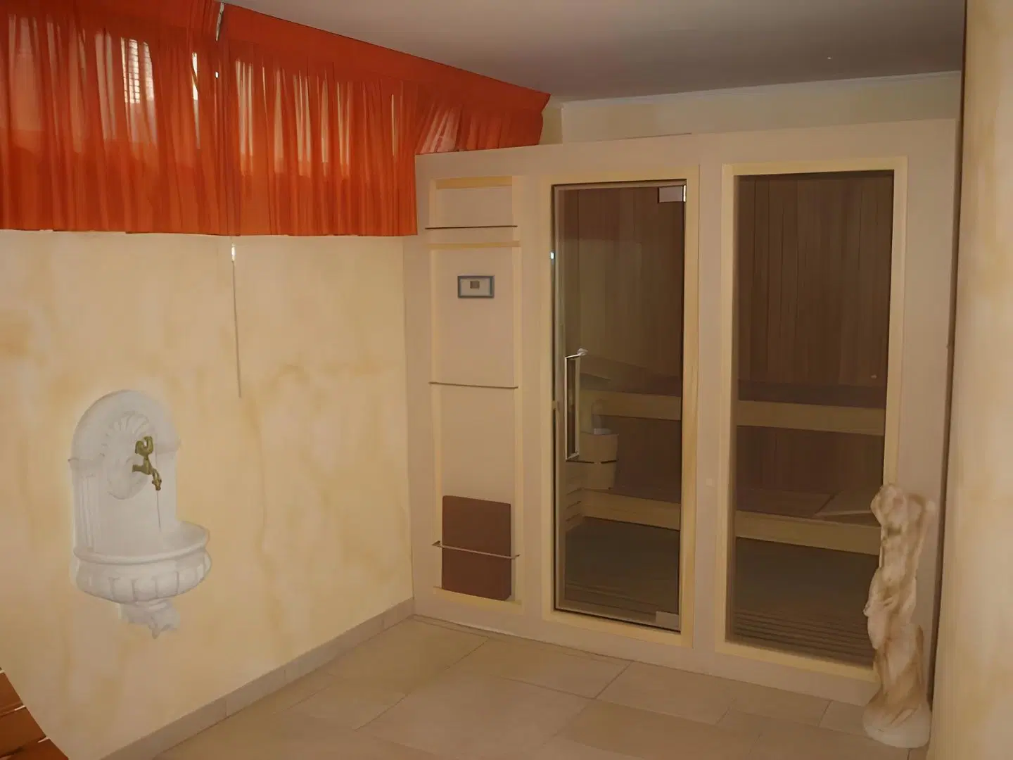 Aurora BATHROOM