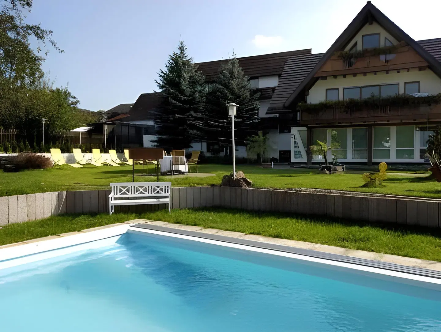 Thüringer Hof OUTDOOR_POOL