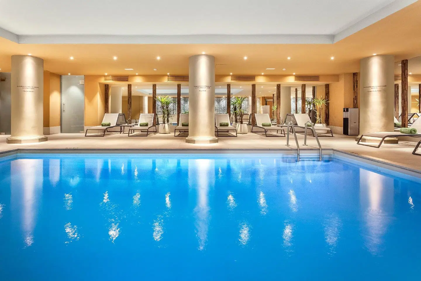 Melia Madrid Princesa Hallenbad