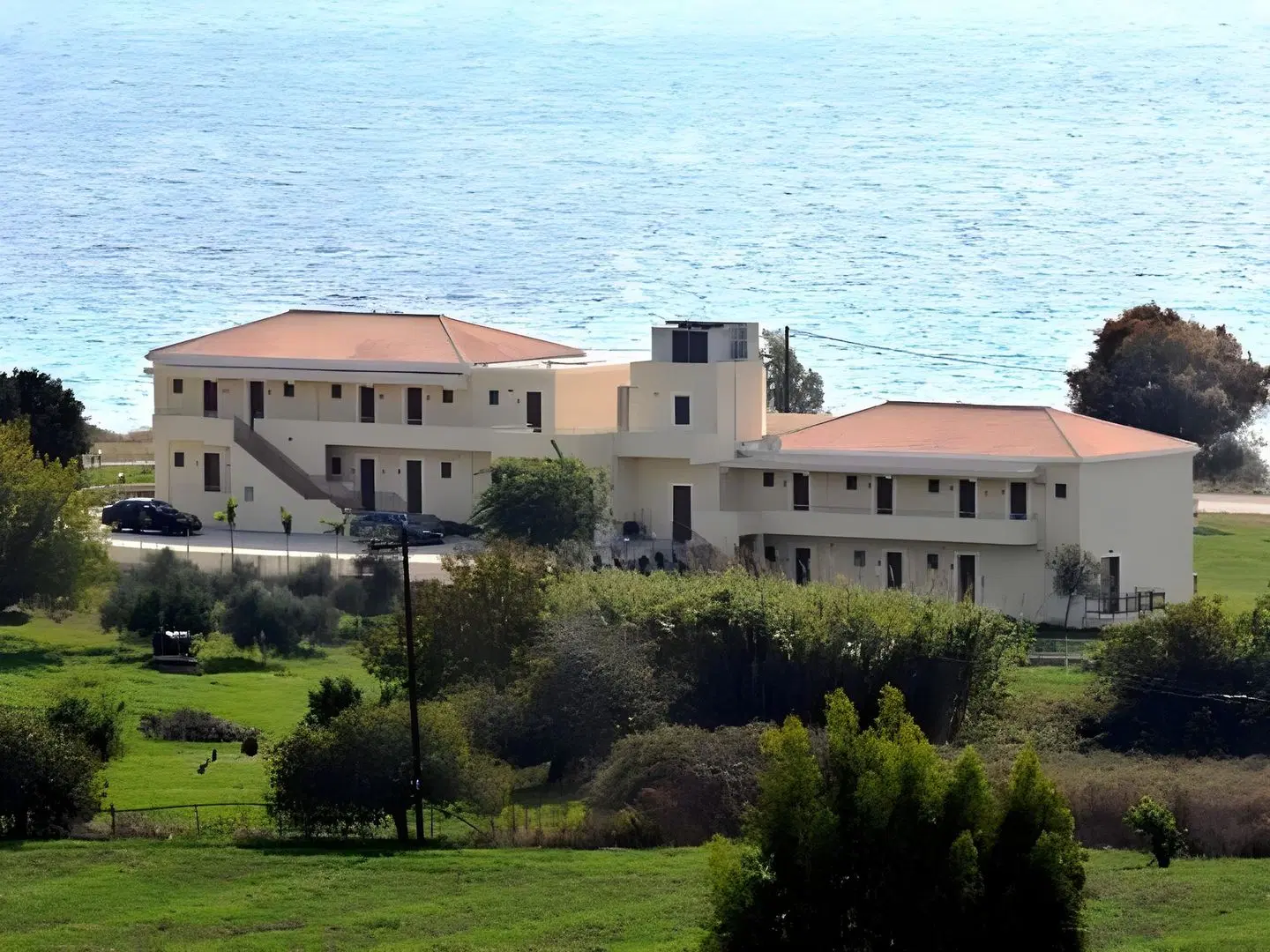 Finiki Plaza EXTERIOR