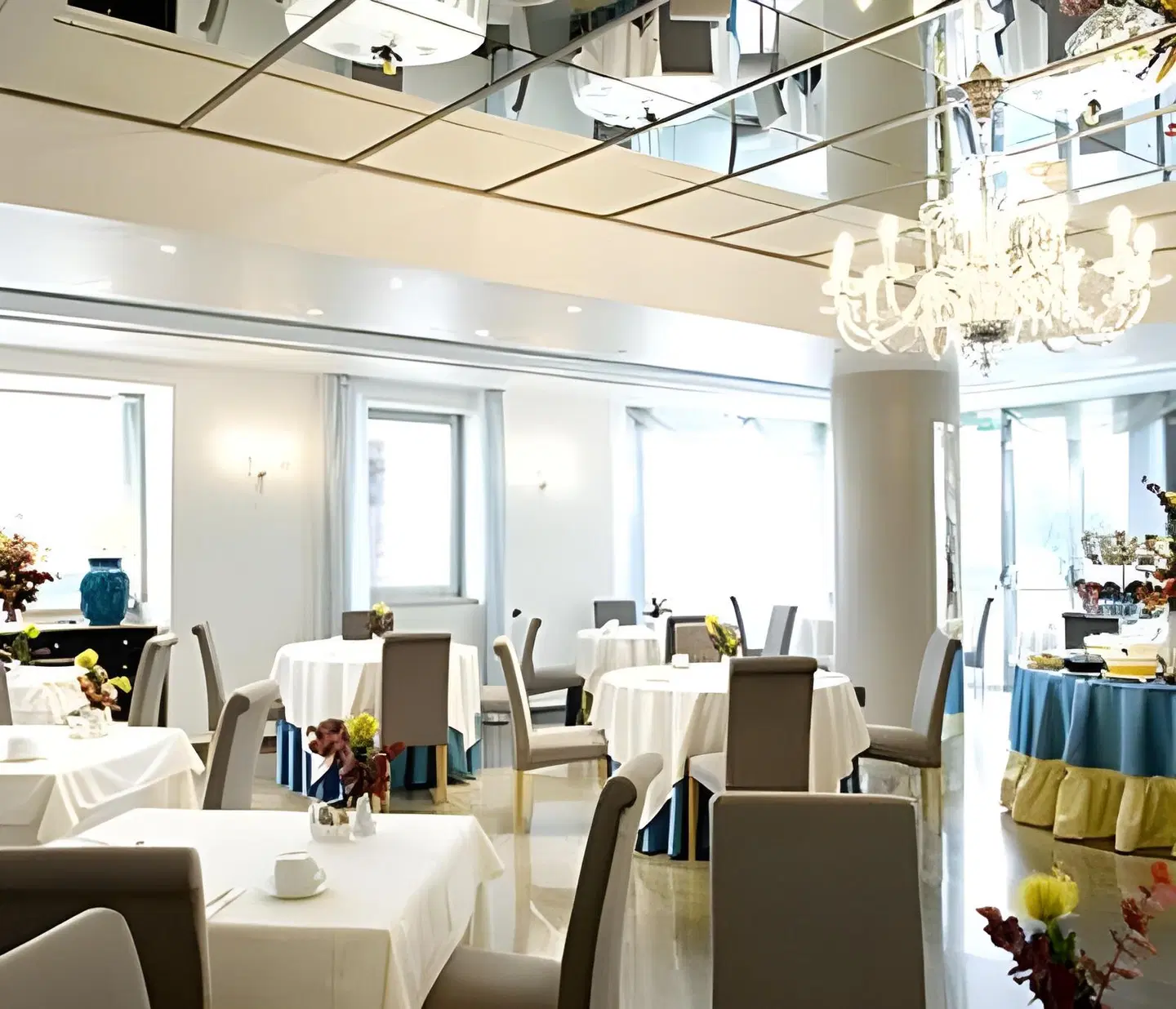 Club House Hotel Restaurant
