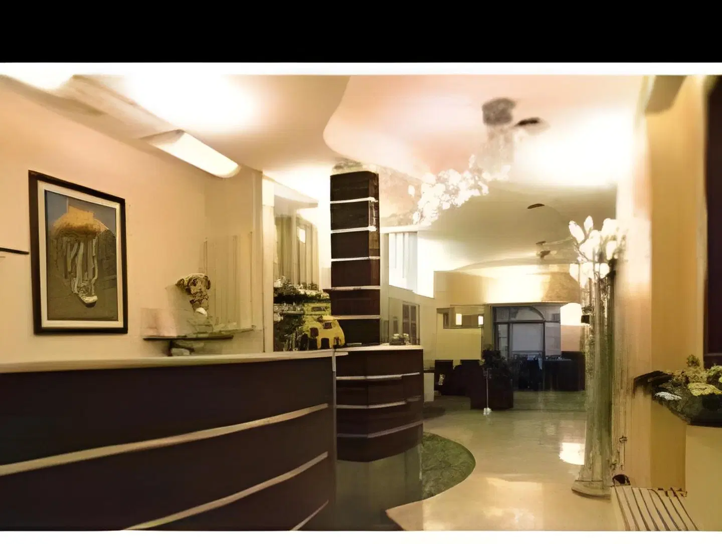Holiday LOUNGE_LOBBY