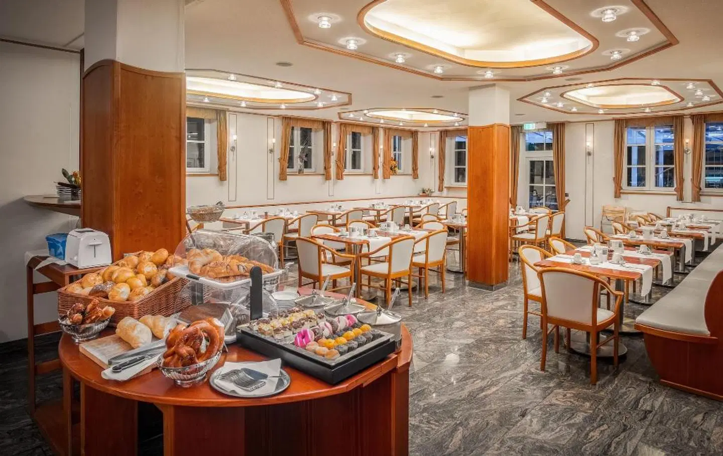 Atrium Restaurant