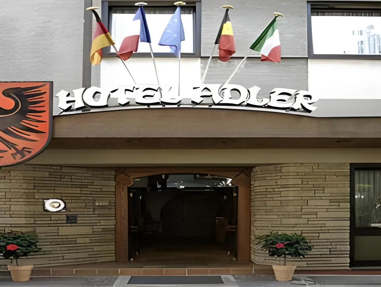Adler EXTERIOR