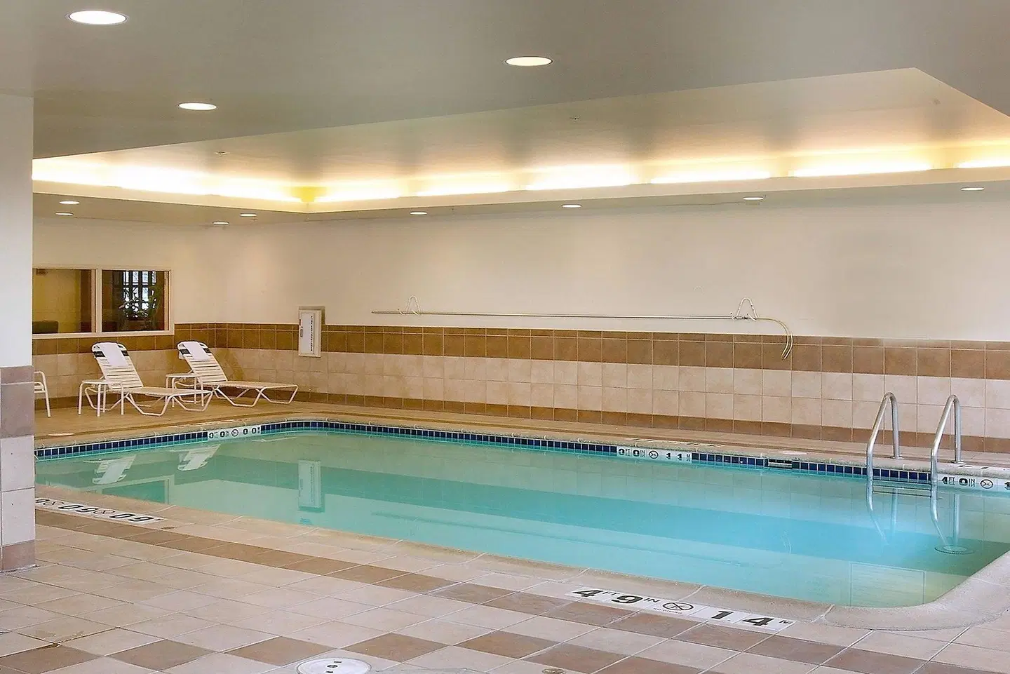 Courtyard by Marriott Seattle Sea-Tac Area Hallenbad