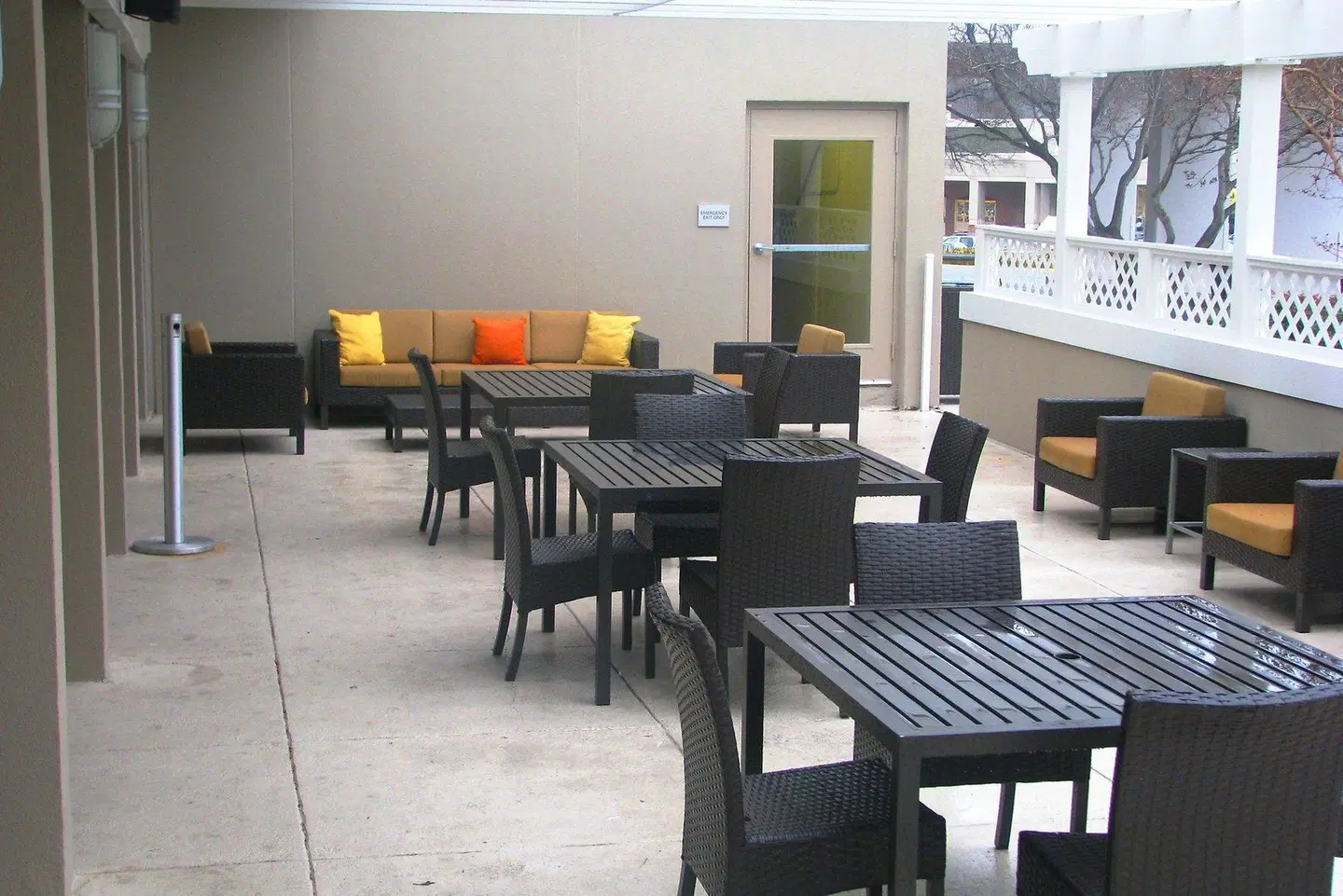 Courtyard by Marriott Alexandria Pentagon South Terrasse