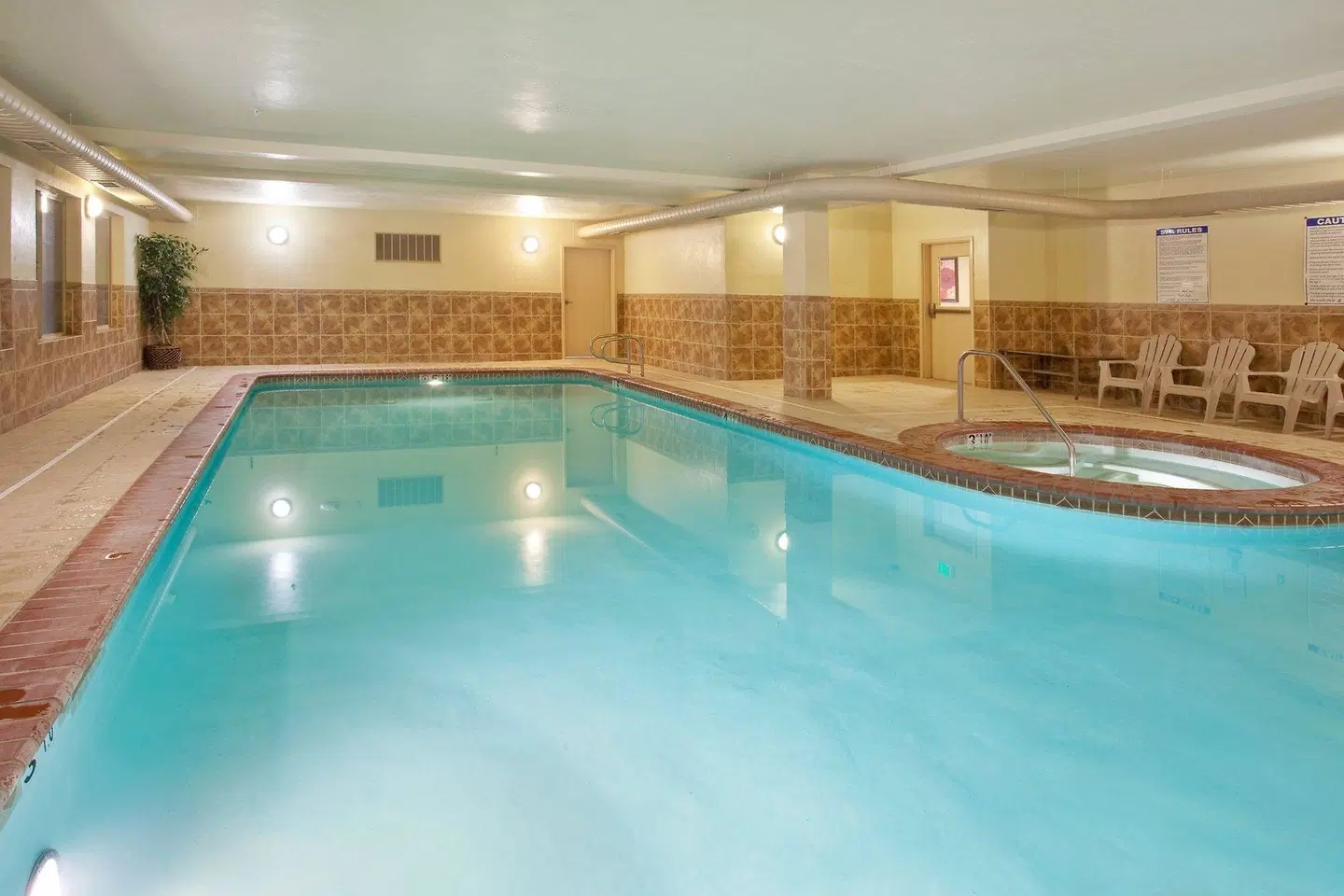Holiday Inn Express & Suites Cedar City by IHG Hallenbad