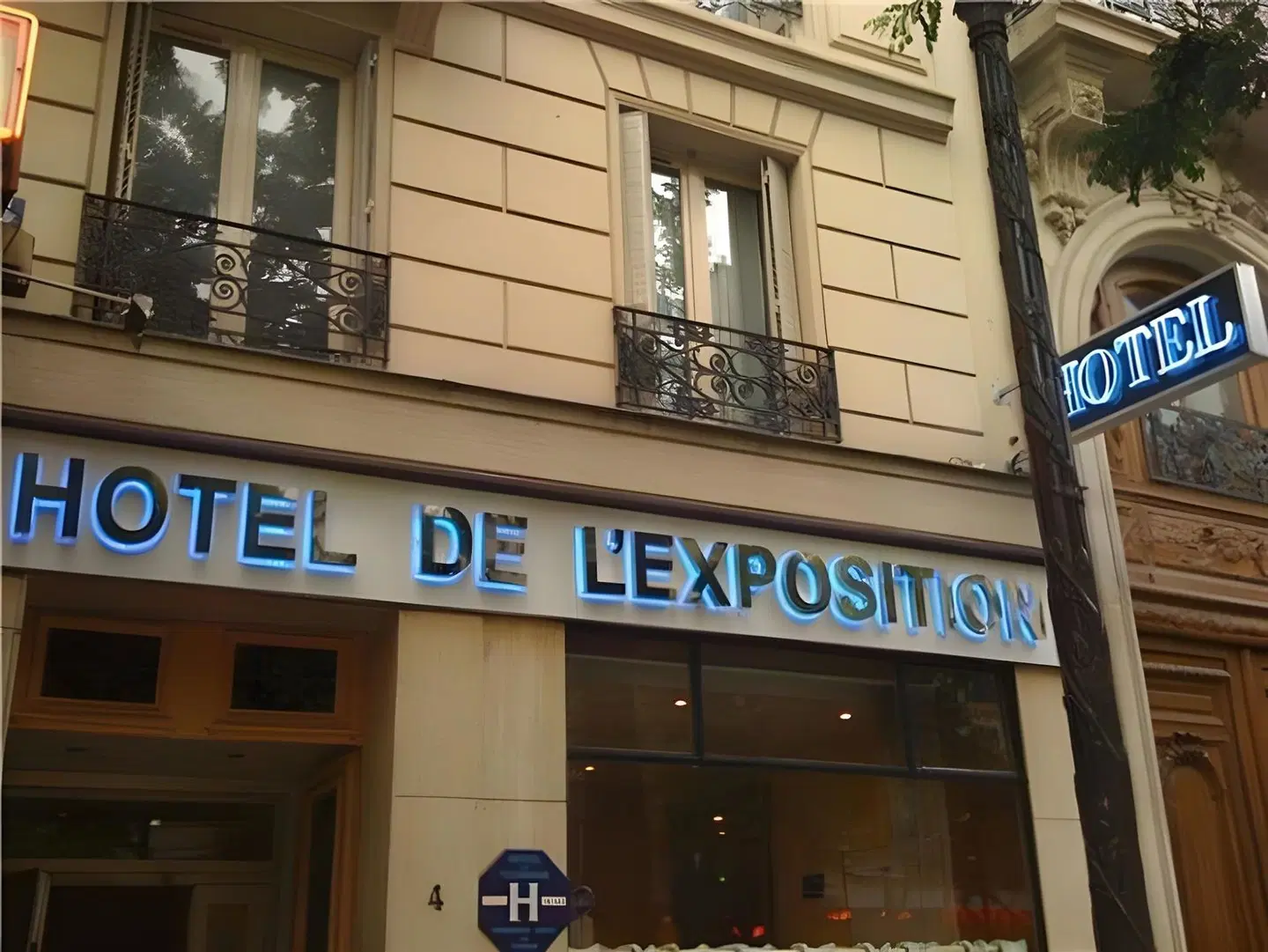 de l'Exposition - République EXTERIOR