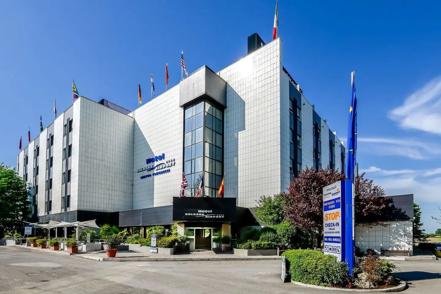 Bologna Airport EXTERIOR