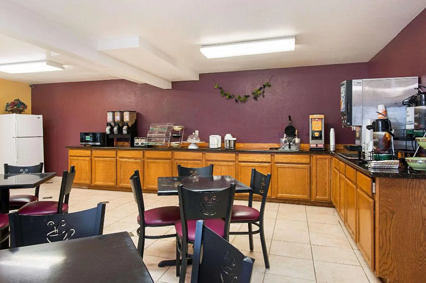 Rodeway Inn & Suites Bar