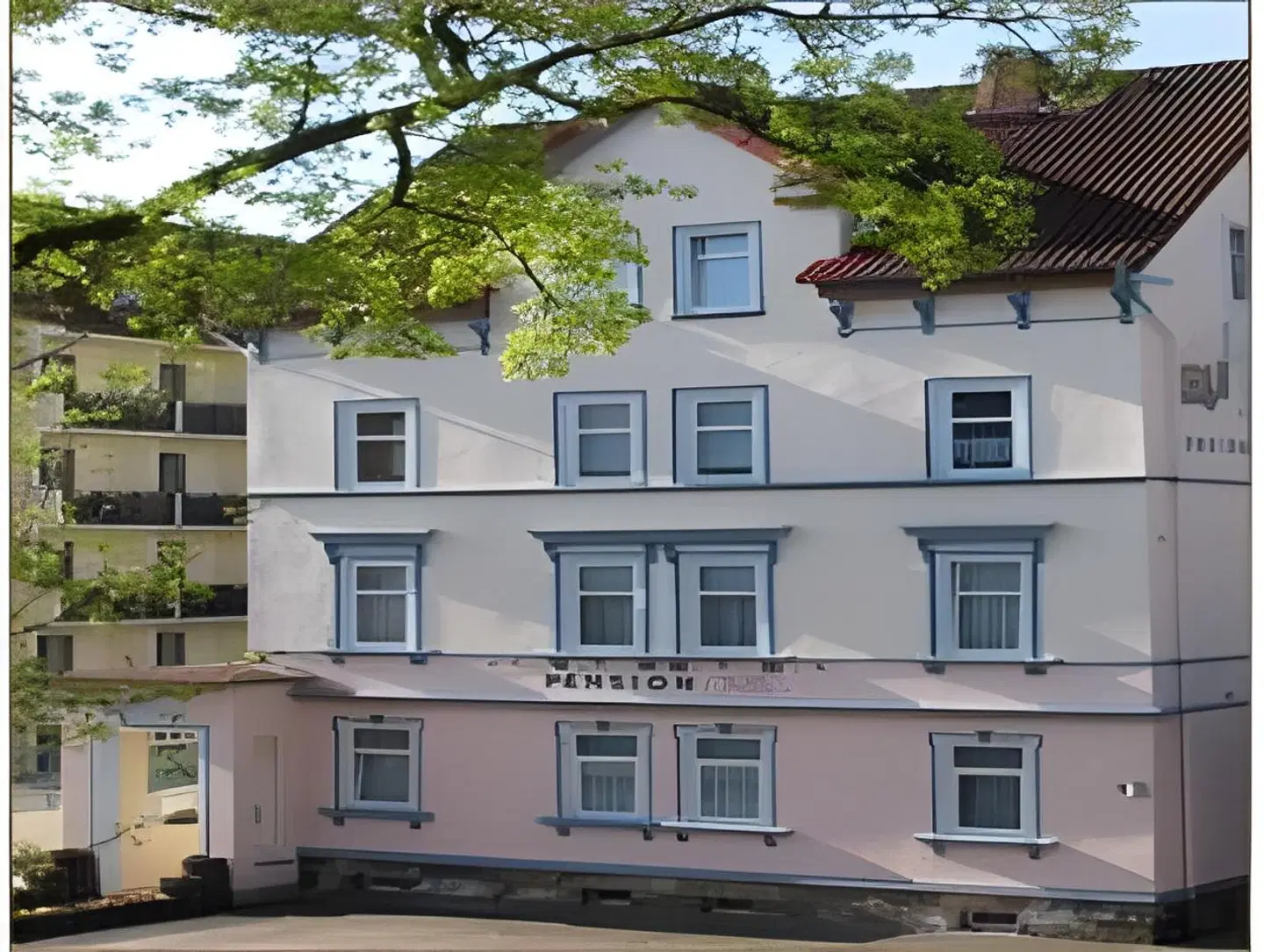 Der kleine Nachbar EXTERIOR