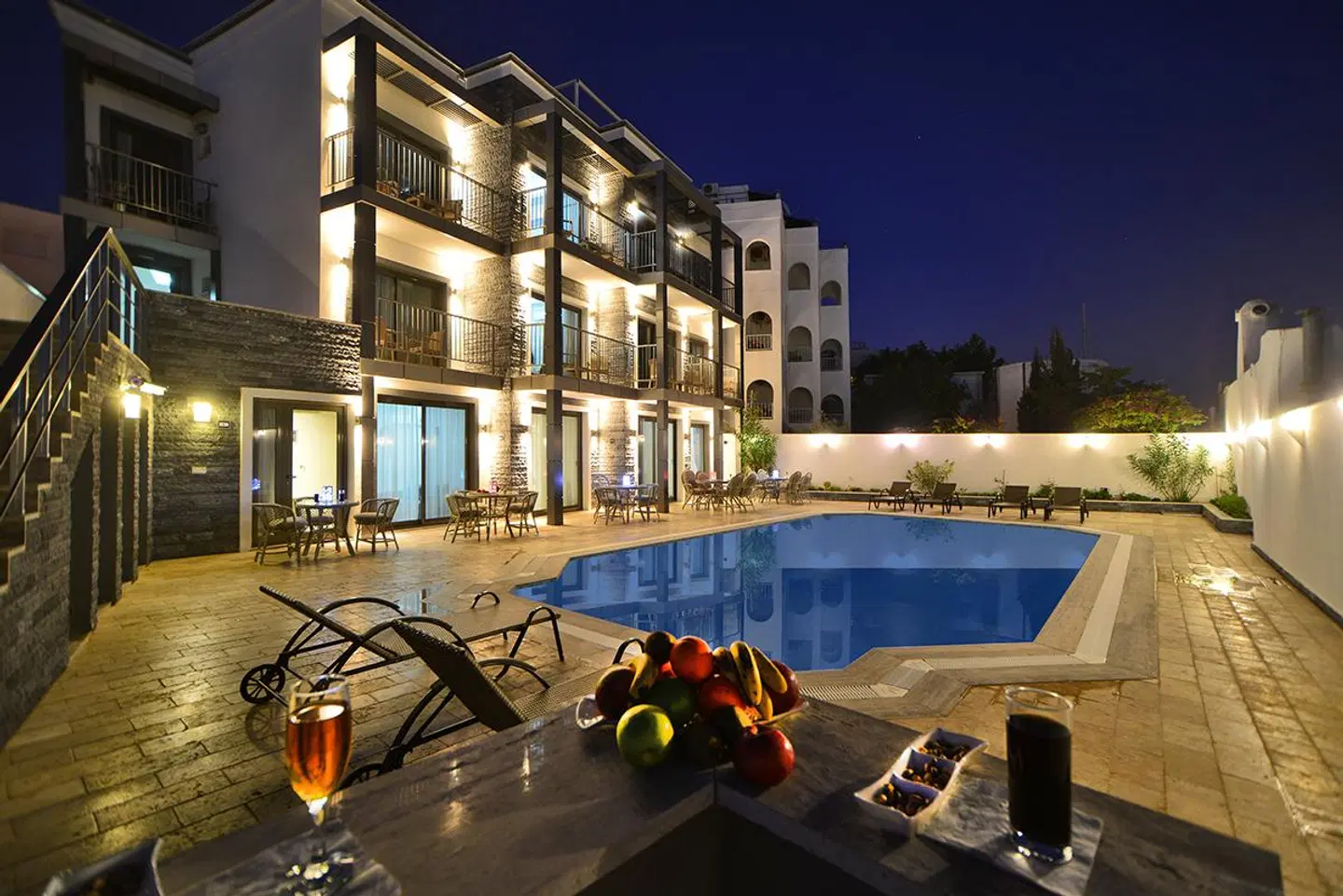 M Suite Hotel OUTDOOR_POOL