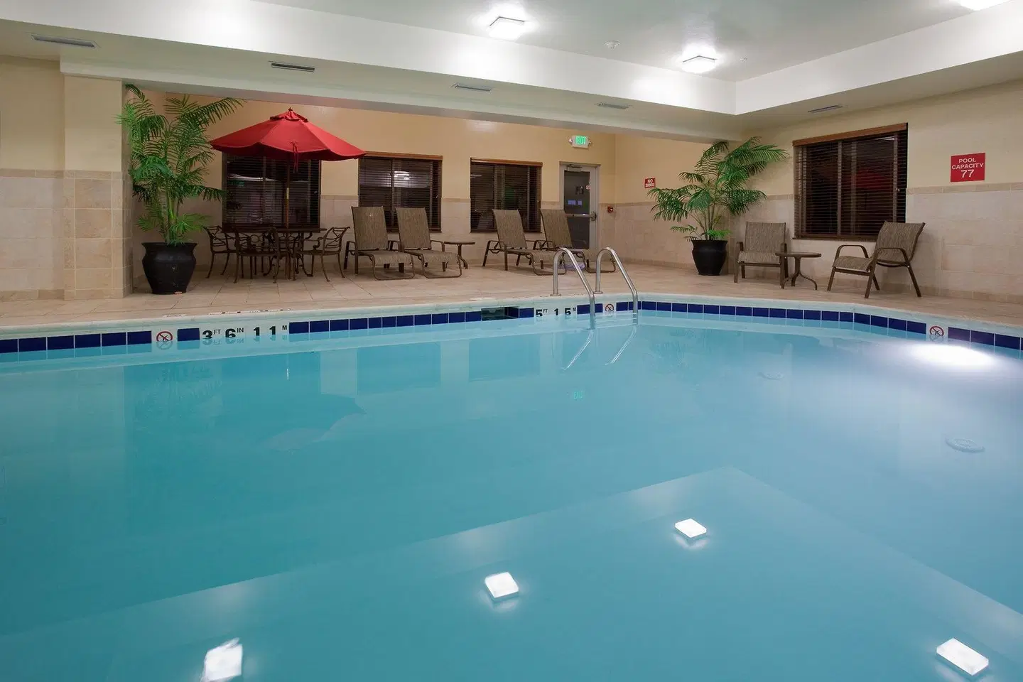 Holiday Inn Express & Suites Vernal - Dinosaurland by IHG Hallenbad