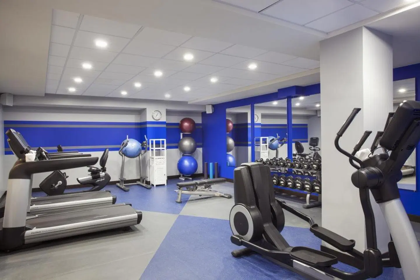 Four Points by Sheraton Manhattan Midtown West SPORTS_AND_LEISURE