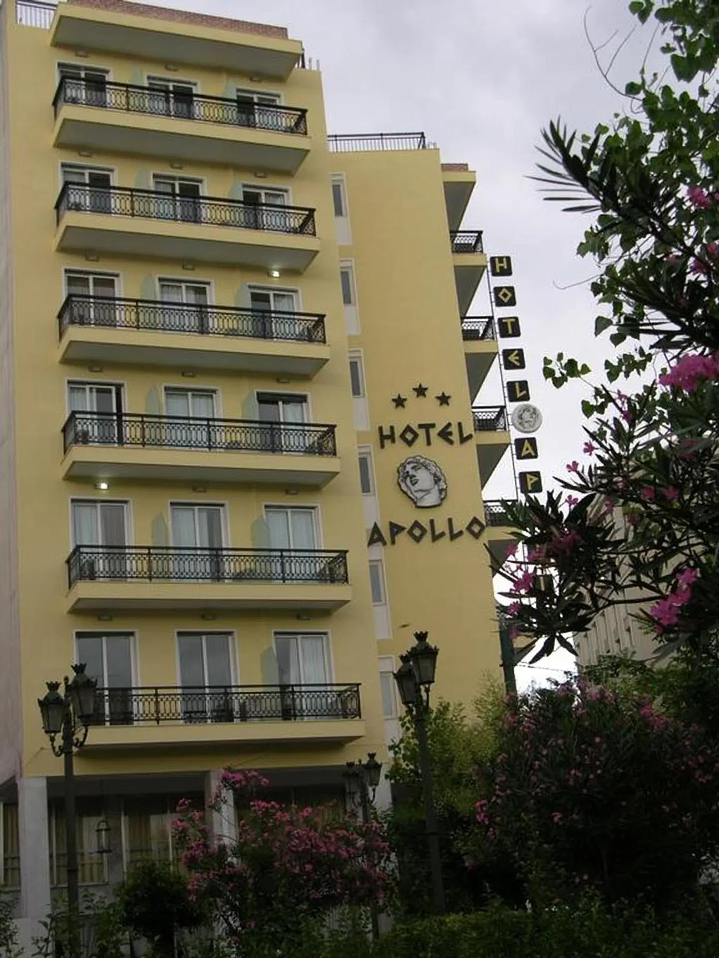 Apollo EXTERIOR