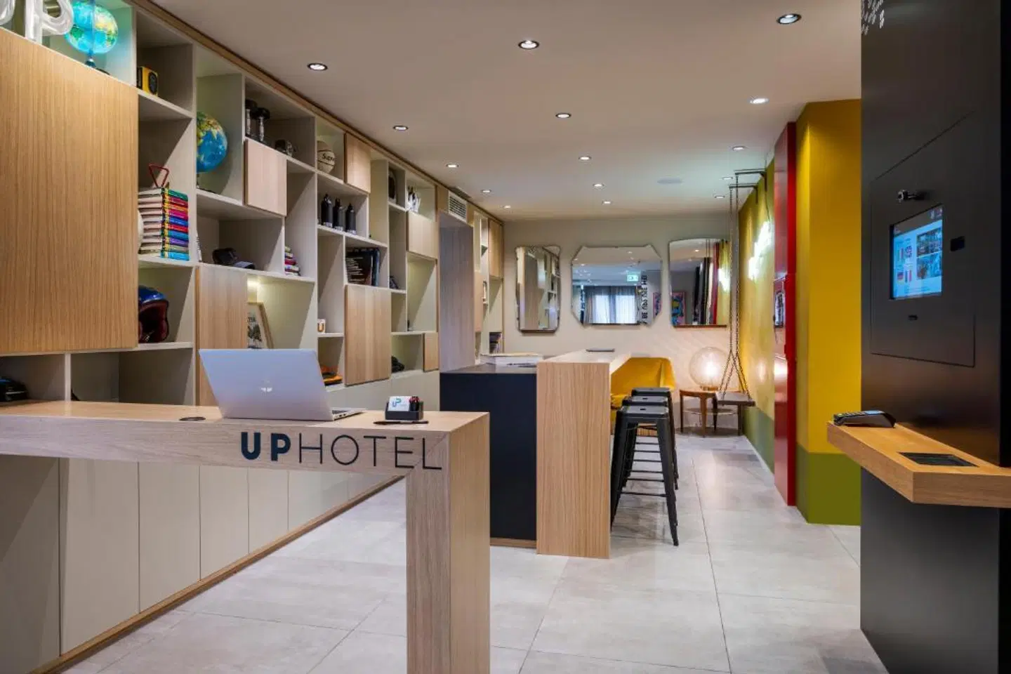 Up Hotel LOUNGE_LOBBY