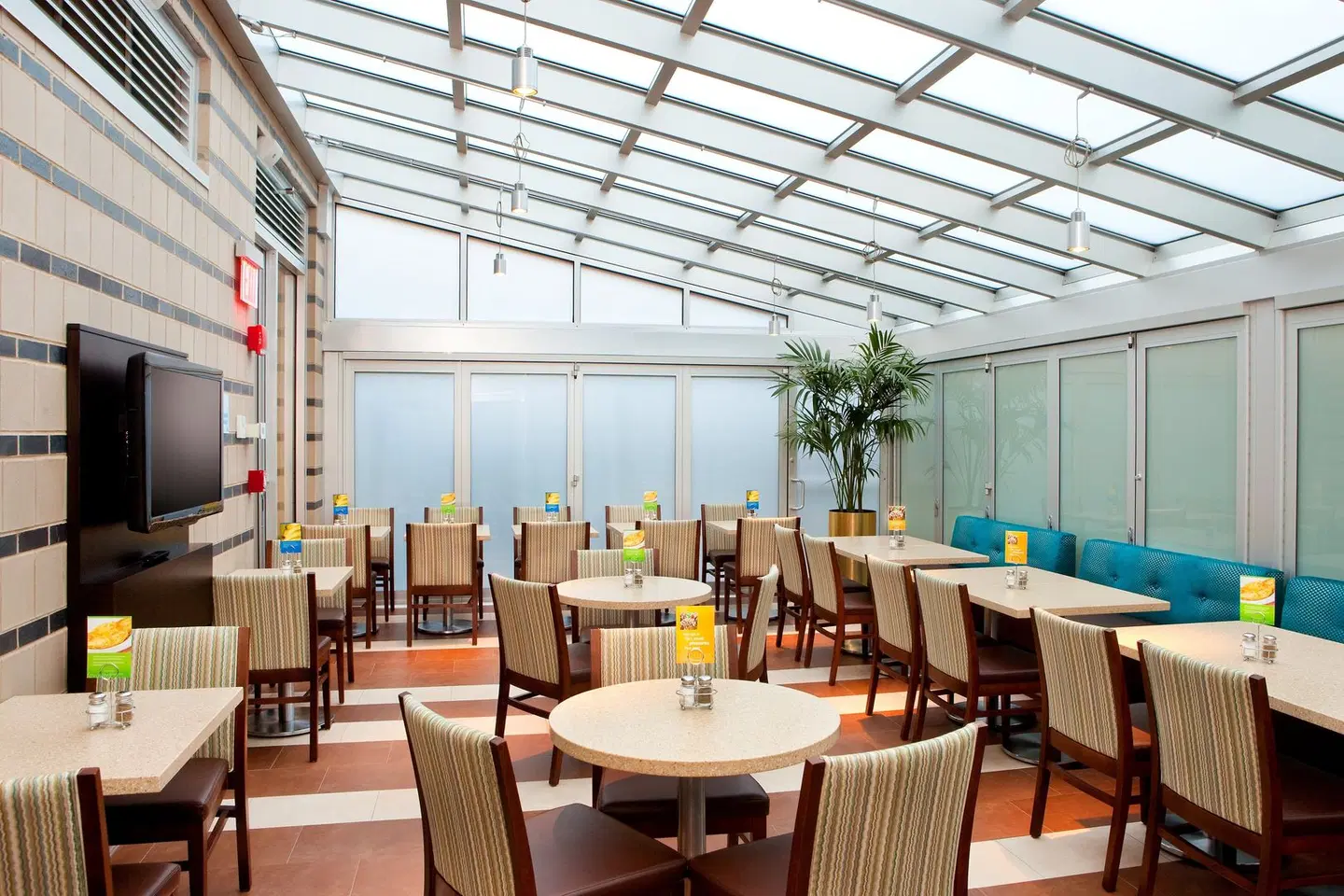 Holiday Inn Express Manhattan Times Square South by IHG Restaurant
