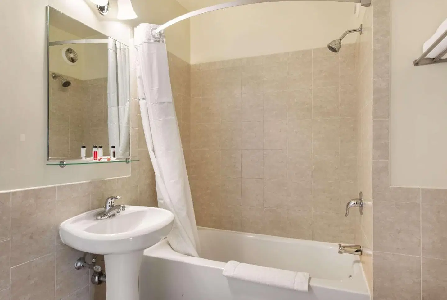 Travelodge by Wyndham Downtown Chicago Badezimmer