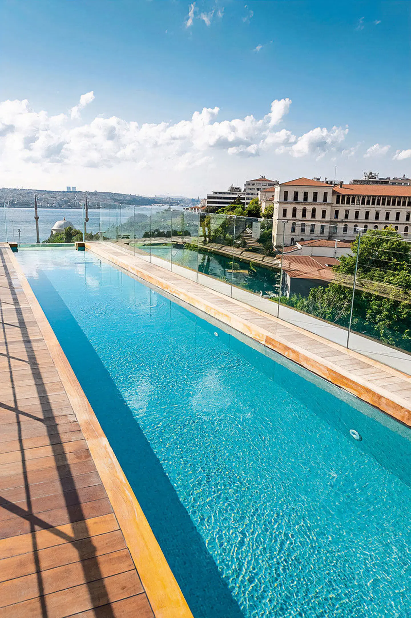 The Ritz-Carlton, Istanbul OUTDOOR_POOL