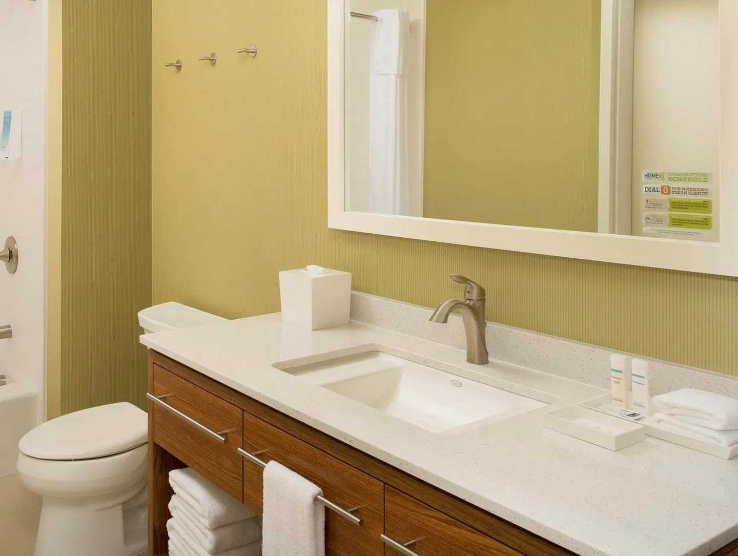Home2 Suites by Hilton Denver International Airport Badezimmer
